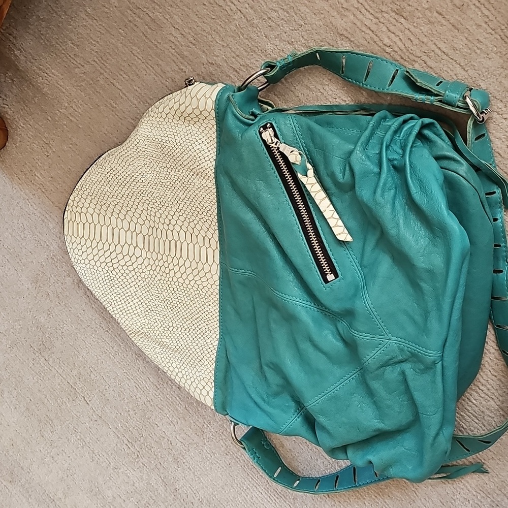 Brand New Tylie Malibu Rare Bag Supple Tourquoise Leather W/ Snake Embossed Flap - Picture 11 of 16